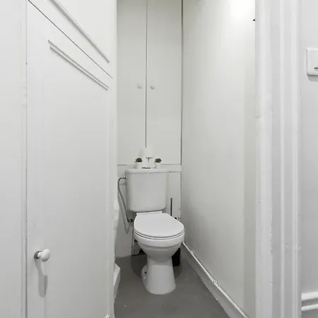 Sophisticated 1br Near Opera And Champs-elysees Apartman Párizs